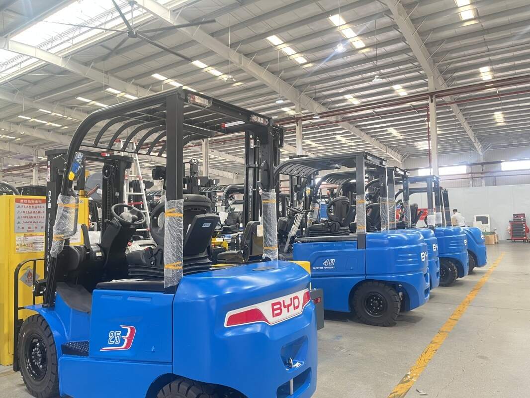 BYD литиевая батарея вилочный погрузчик дело | Стеклянный завод зеленый интеллектуальные логистические решения обработки(фигура1) BYD литиевая батарея вилочный погрузчик дело | Стеклянный завод зеленый интеллектуальные логистические решения обработки(фигура1)