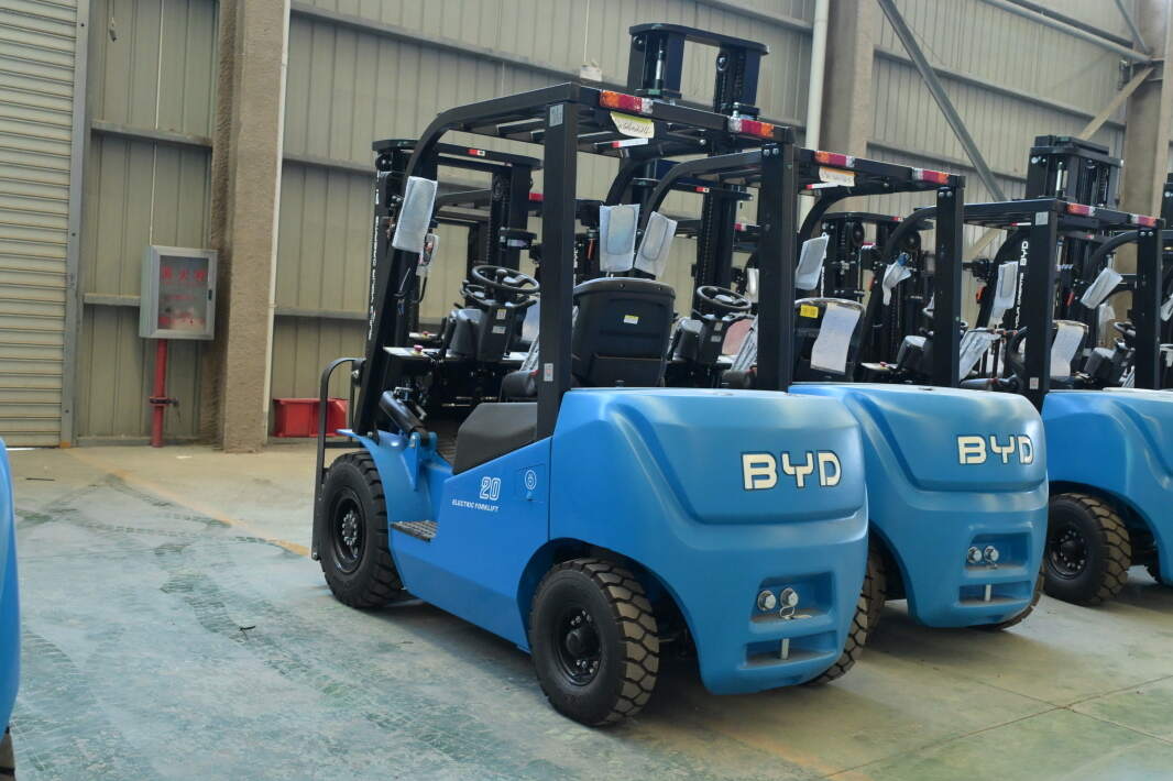 Электропогрузчик BYD 2 тонны в Кургане: параметры